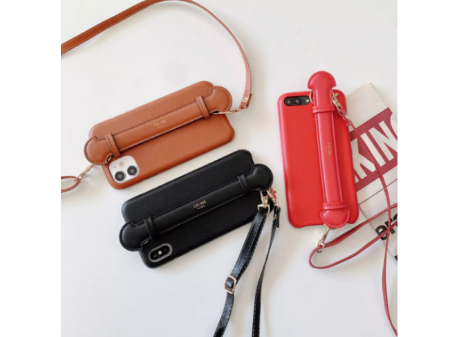 Céline Capa de Celular de Couro com Suporte Inspired (Cores) Céline Capa de Celular de Couro com Suporte Inspired (Cores)