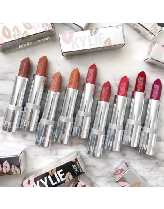 Kylie Batom Creme Lipstick