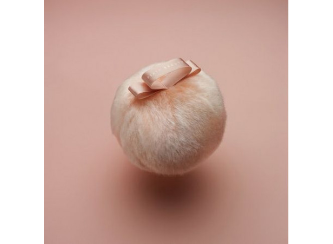 Fenty Beauty Pompom de Glitter Iluminador Fairy Bomb