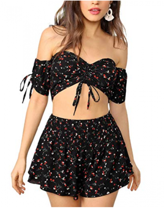 Conjunto Saia e Blusa Cropped Ciganinha Boho Floral Preto Conjunto Saia e Blusa Cropped Ciganinha Boho Floral Preto